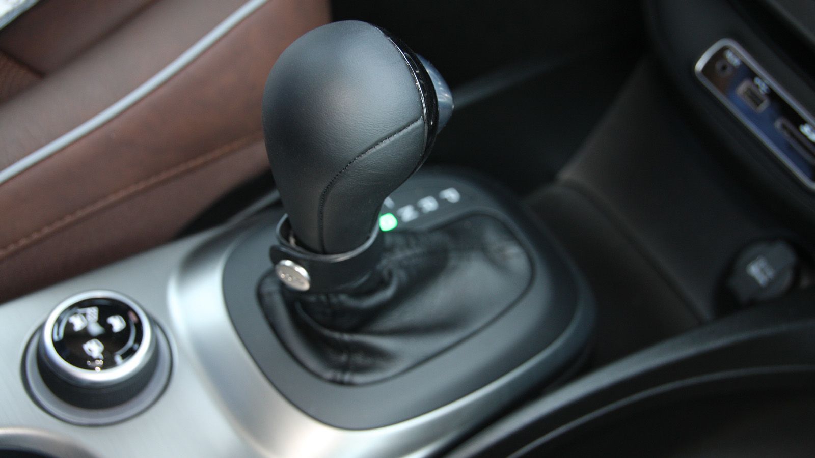 9άρι αυτόματο κιβώτιο με διαφορετικά προγράμματα λειτουργίας.